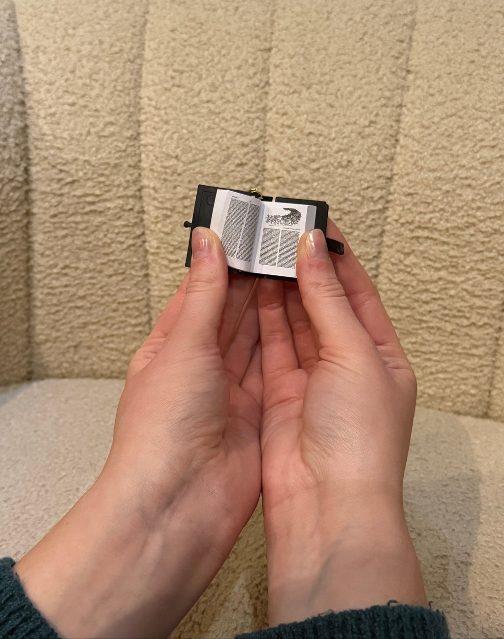 Mini Porte-clés Bible Noir