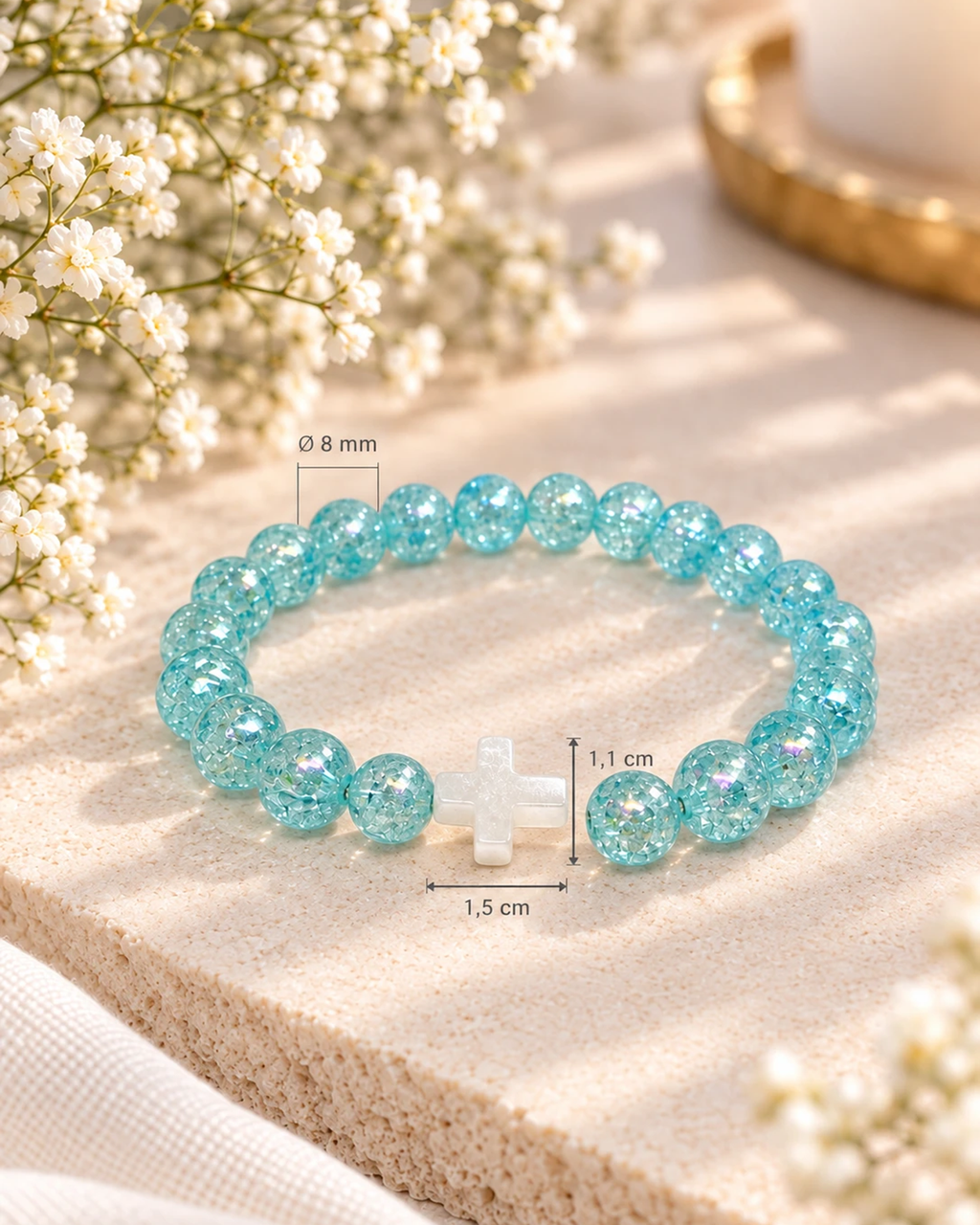 Dimensions du bracelet Turquoise Éclat Cristal : perle 8 mm, croix 1,5 x 1,1 cm
