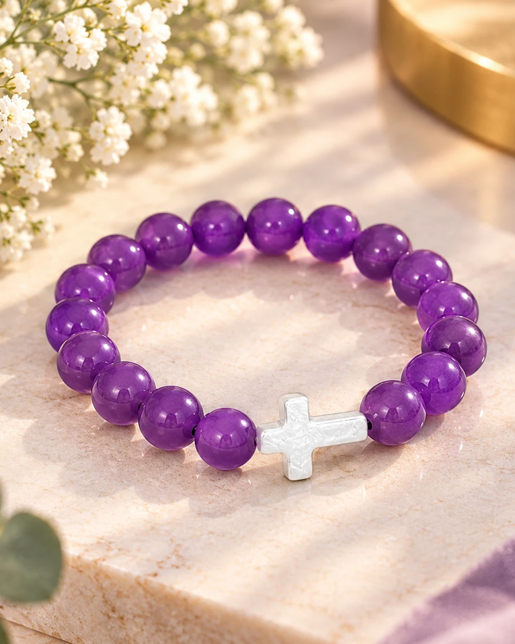 Bracelet en pierre naturelle violette avec croix blanche