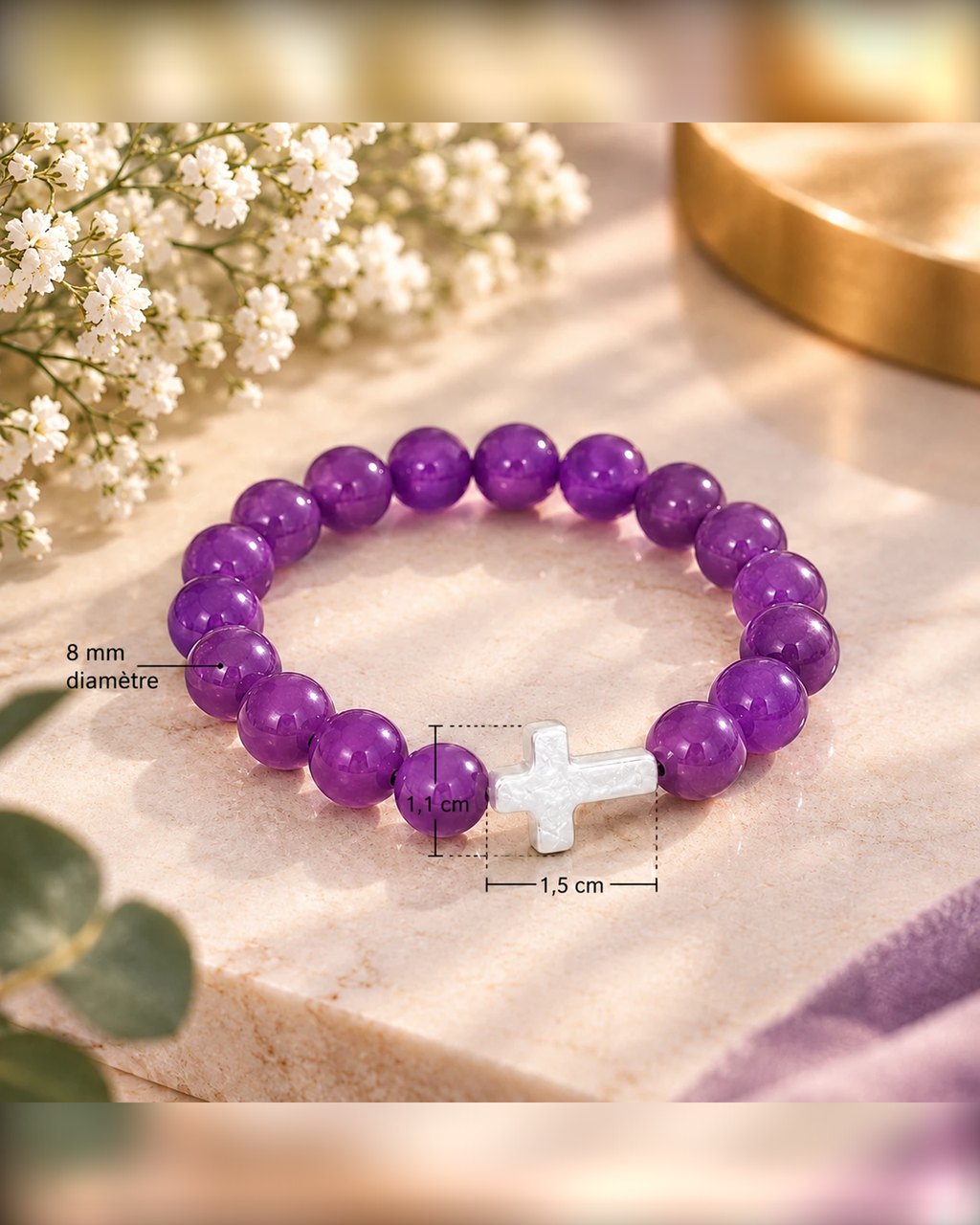 Dimensions du bracelet violet et blanc : perle 8 mm, croix 1,5 x 1,1 cm